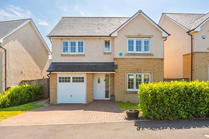 4 Bedroom Detached House For Sale In Redcroft Road, Danderhall, Dalkeith, EH22