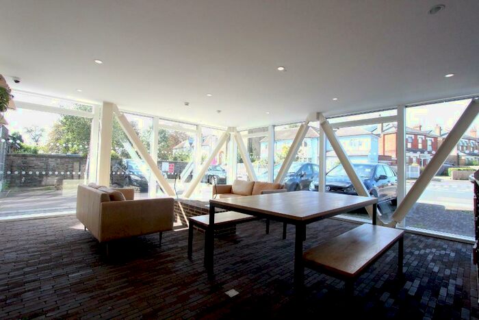 1 Bedroom Flat To Rent In Cargreen Road, London, SE25