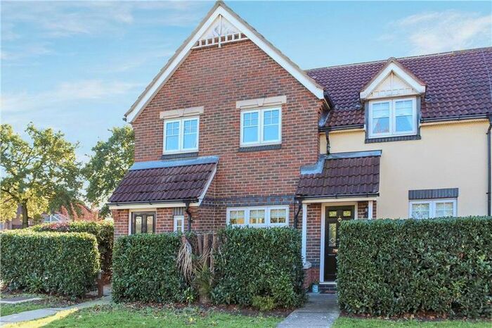 3 Bedroom Terraced House To Rent In Speyside Walk, Wickford, SS12