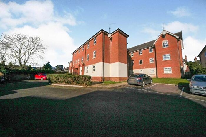 2 Bedroom Flat To Rent In Langtry Court, Hockliffe Road, LU7