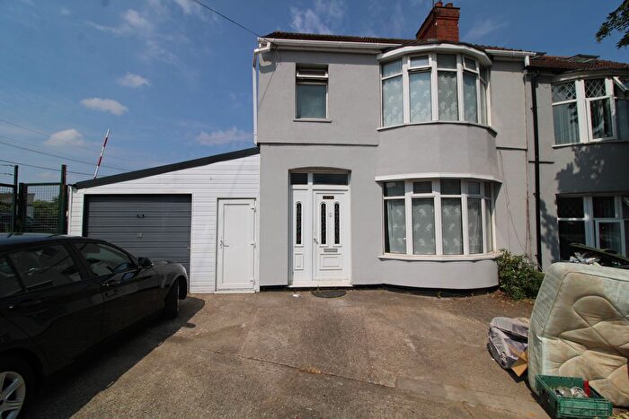 3 Bedroom Property To Rent In Dallow Road, Luton, LU1