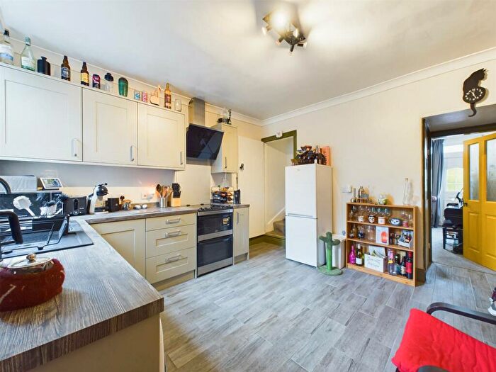 2 Bedroom End Of Terrace House For Sale In Bestwood Road, Nottingham, NG6