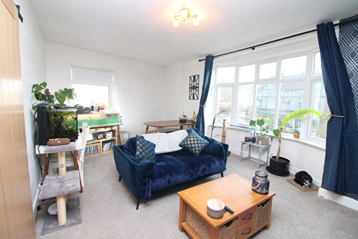 4 Bedroom Apartment For Sale In Old Shoreham Road, Hove, BN3