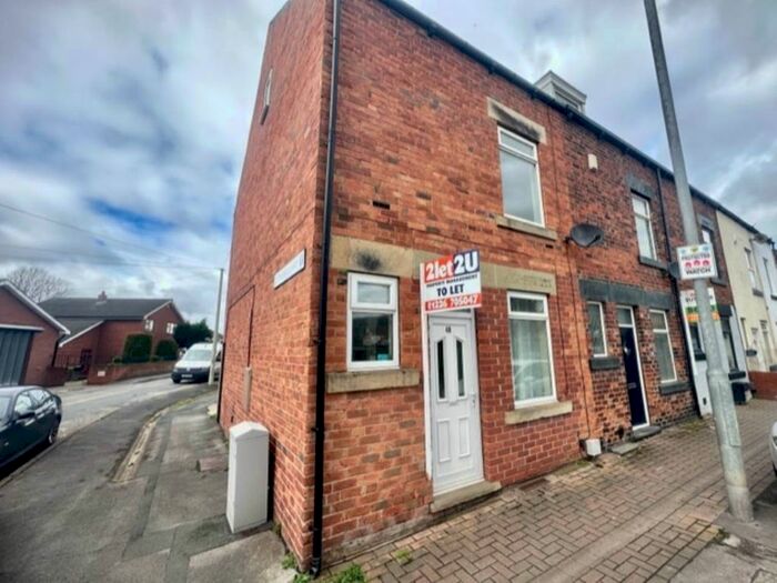 3 Bedroom Detached House To Rent In Pontefract Road, Shafton, Barnsley, S72