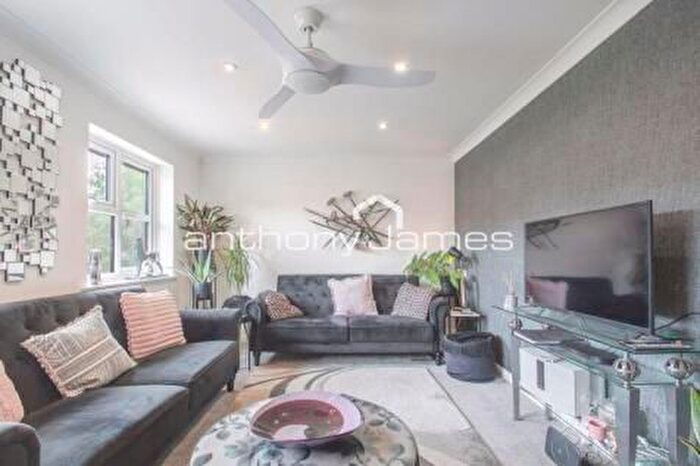 2 Bedroom Flat For Sale In Old Mill Close Eynsford, DA4