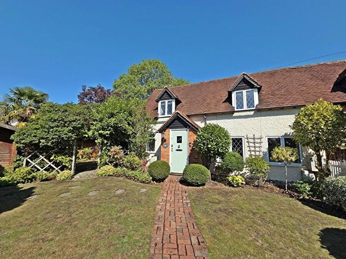 3 Bedroom Character Property For Sale In Pinkneys Green, SL6