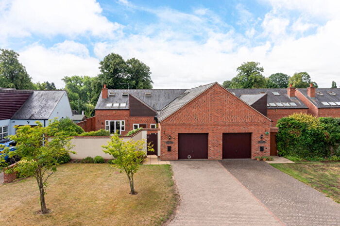4 Bedroom Barn Conversion For Sale In Chestnuts Close, Sutton Bonington, LE12