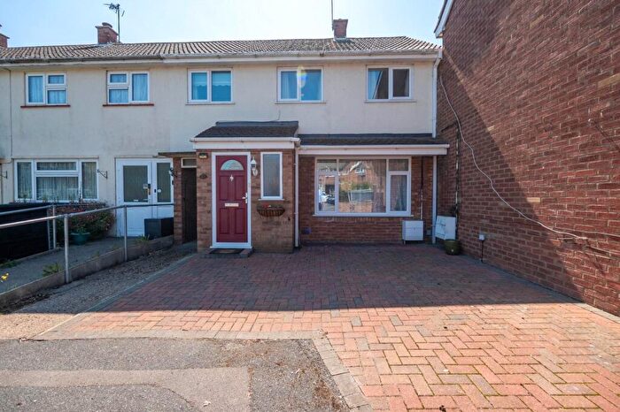 3 Bedroom End Of Terrace House For Sale In Caernarvon Crescent, Bletchley, Milton Keynes, Buckinghamshire, MK3