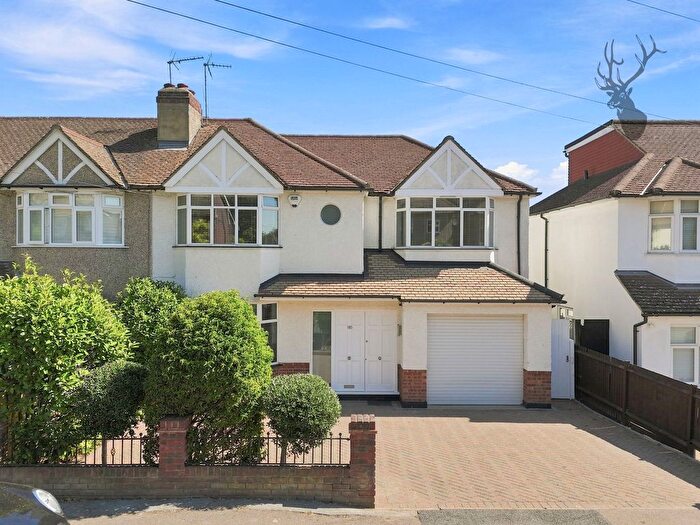 4 Bedroom Semi-detached House For Sale In Englands Lane, Loughton, IG10