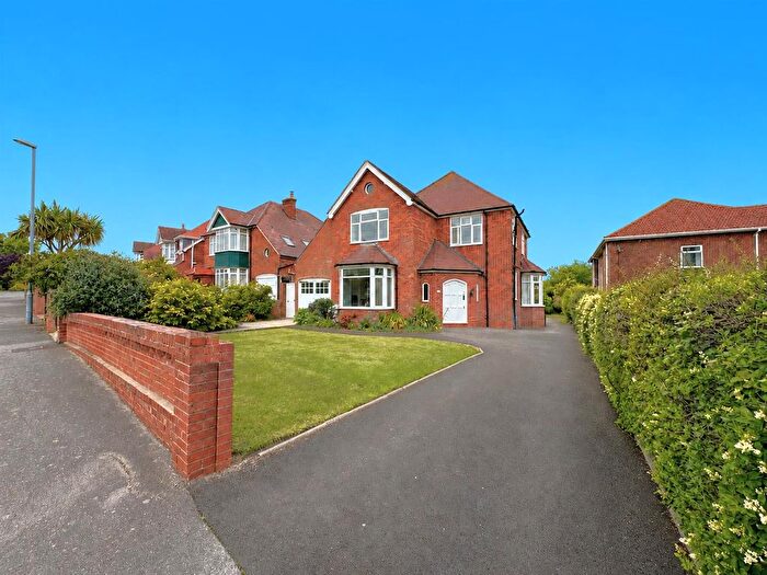 5 Bedroom Detached House For Sale In Lynmoor Road, Lodmoor, DT4