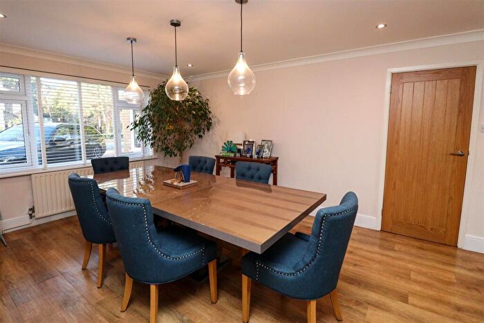 4 Bedroom Detached House For Sale In Tavistock Road, Fleet, GU51
