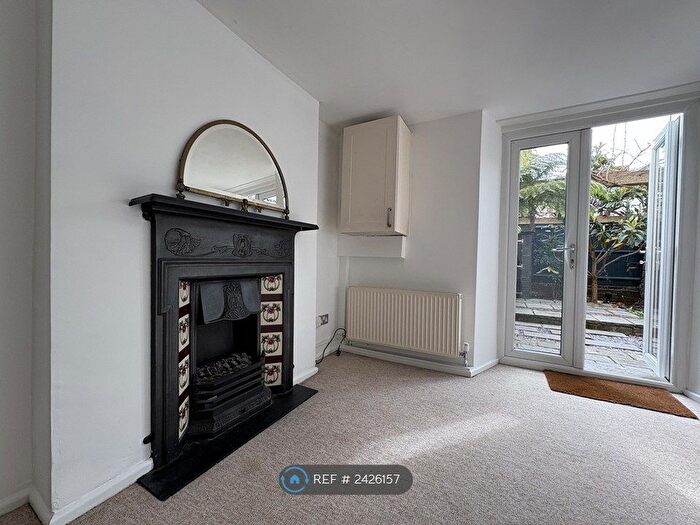 2 Bedroom Flat To Rent In Bath Buildings, Bristol, BS6