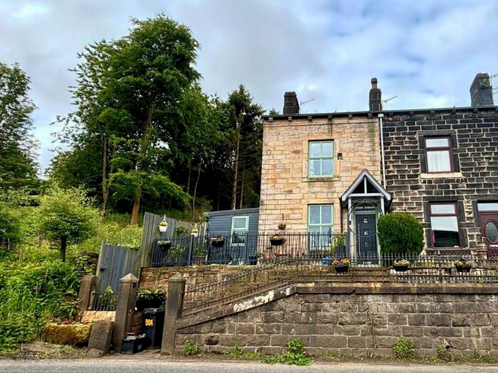 3 Bedroom End Of Terrace House For Sale In Rochdale Road, Todmorden, OL14