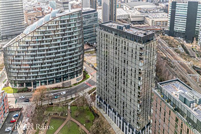 2 Bedroom Apartment For Sale In Aspin Lane, Manchester, M4