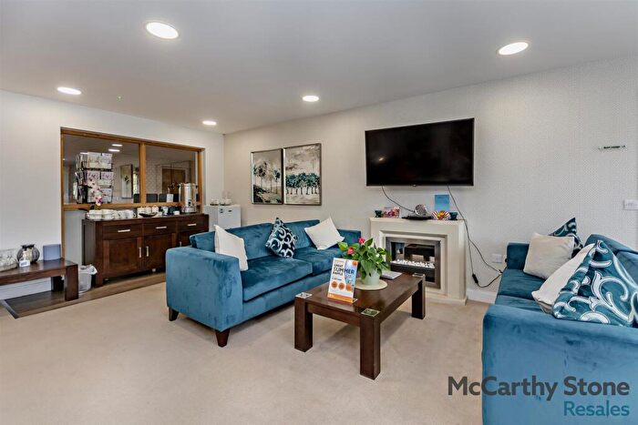 2 Bedroom Apartment For Sale In Greenwood Way, Didcot, Oxfordshire, OX11