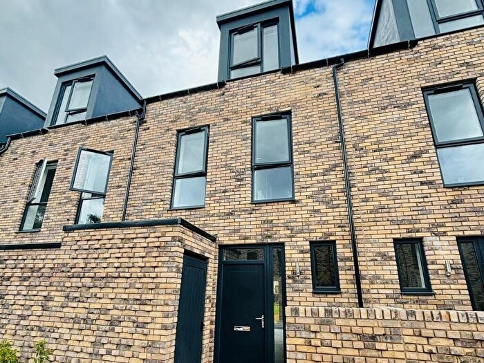 3 Bedroom Terraced House To Rent In Lanchester Close, Birmingham, B12