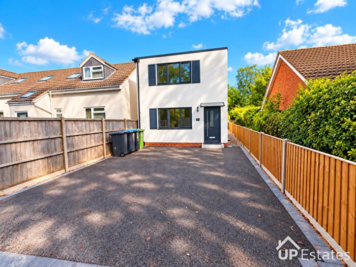 3 Bedroom Detached House To Rent In Dunsmore Avenue, Hillmorton, Rugby, CV22