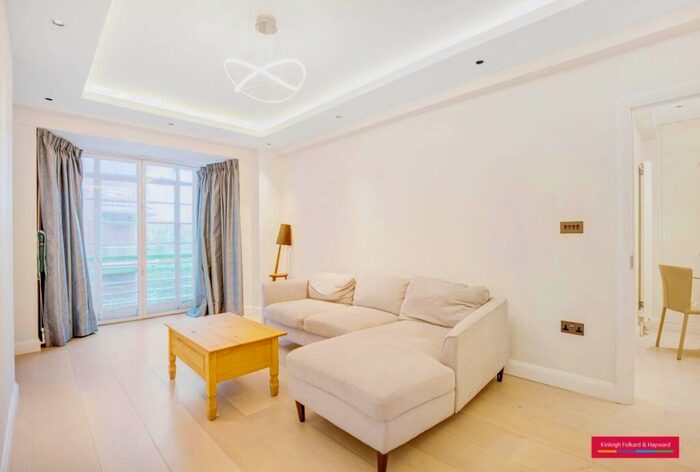 3 Bedroom Flat To Rent In Gloucester Place, London, NW1