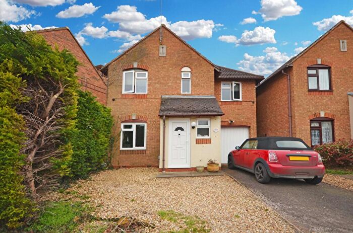 4 Bedroom Detached House For Sale In Andrews Way, Raunds, NN9