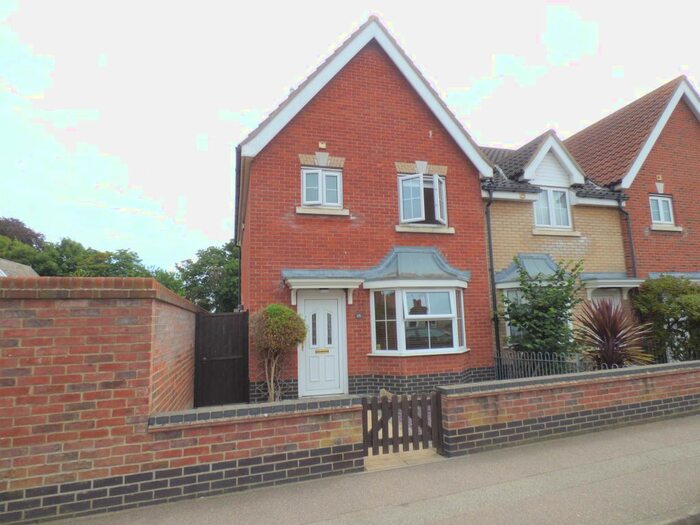 3 Bedroom End Of Terrace House To Rent In Gosford Road, Beccles, NR34