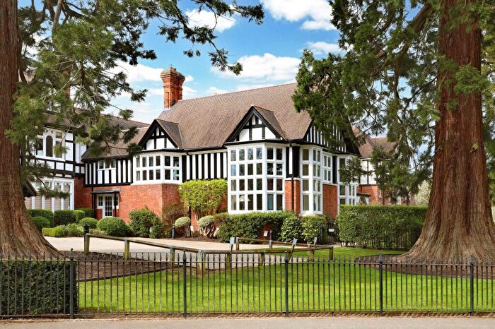 4 Bedroom House For Sale In Queen Elizabeth Crescent, Beaconsfield, Buckinghamshire, HP9