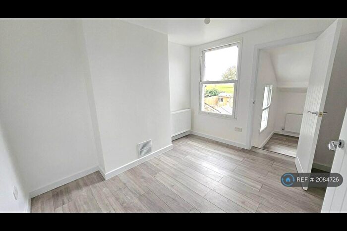 2 Bedroom End Of Terrace House To Rent In Brook Street, Erith, DA8