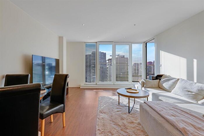 2 Bedroom Apartment For Sale In The Oxygen, Royal Victoria Dock, E16