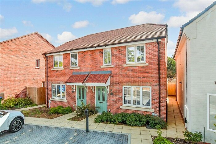 3 Bedroom Semi Detached House For Sale In Farrenden Way, Eastergate, Chichester, West Sussex, PO20