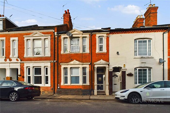 1 Bedroom Flat To Rent In Colwyn Road, The Mounts, Northampton, NN1