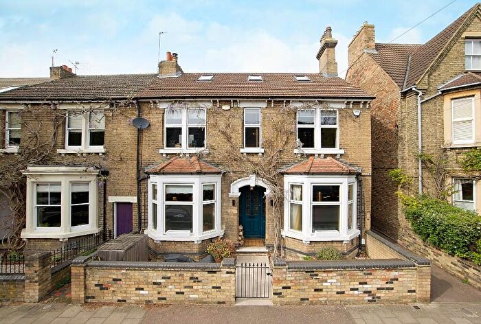 5 Bedroom Town House For Sale In Waterloo Road | Bedford | Beds | | Location, Location, MK40