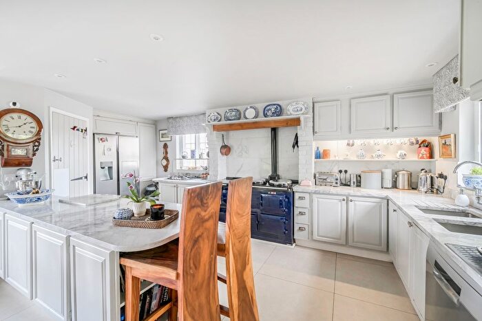 5 Bedroom Flat To Rent In Horton, Devizes, SN10