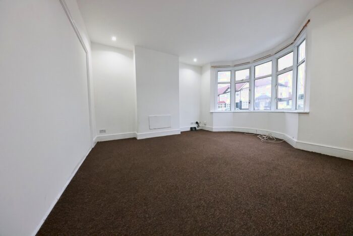 3 Bedroom Semi-Detached House To Rent In Redbridge Lane East, Redbridge, Essex IG4