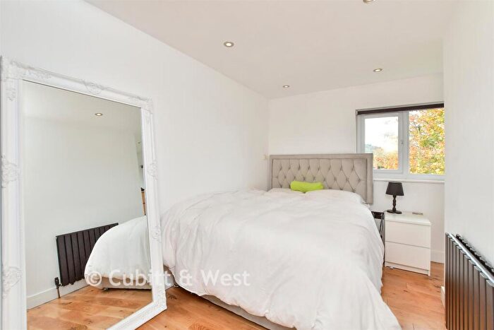 2 Bedroom Semi-Detached House For Sale In Landport Road, Lewes, East Sussex, BN7