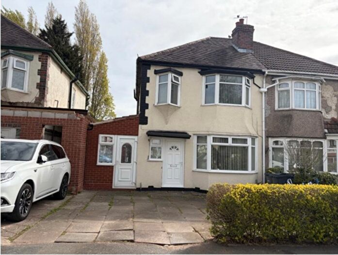 3 Bedroom Semi Detached House For Sale In Mickleover Road, Birmingham, B8