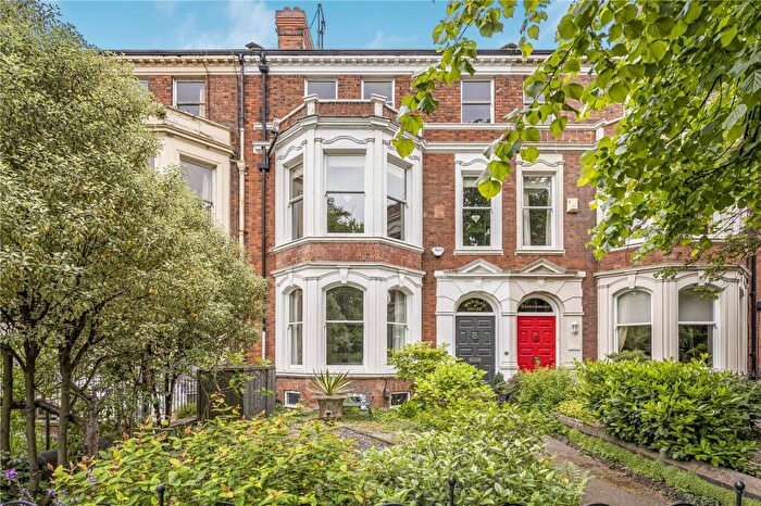 6 Bedroom Terraced House For Sale In East Park Parade, Northampton, Northamptonshire, NN1