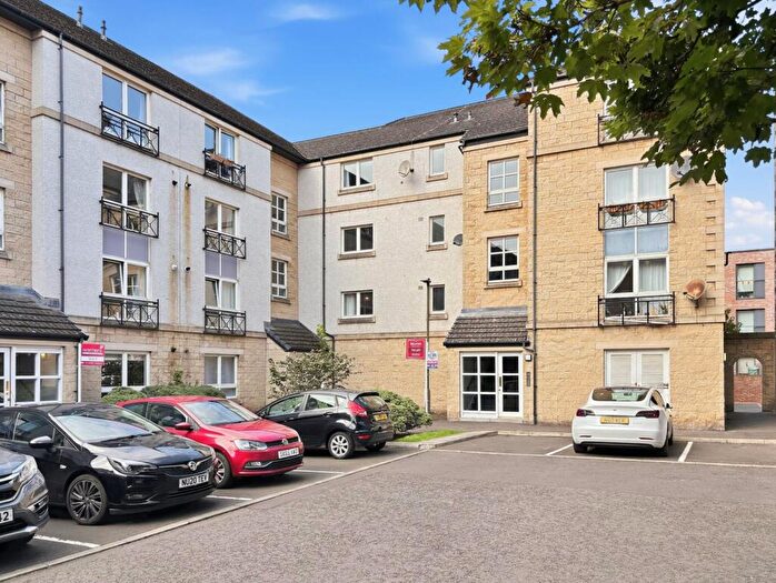 2 Bedroom Flat For Sale In / Cadiz Street, Leith, Edinburgh, EH6