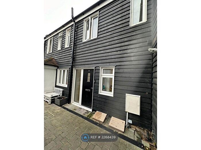 2 Bedroom Terraced House To Rent In Bakers Close, Kent, ME20