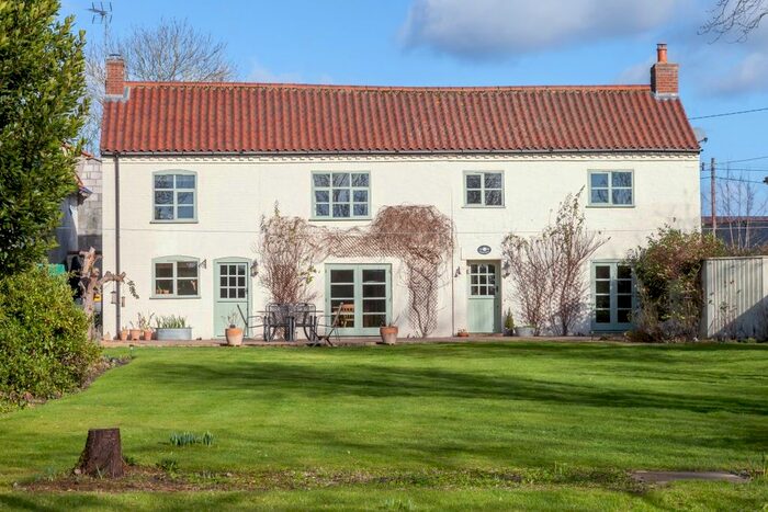 6 Bedroom Detached House For Sale In Aylsham Road, Swanton Abbott, Norwich, NR10