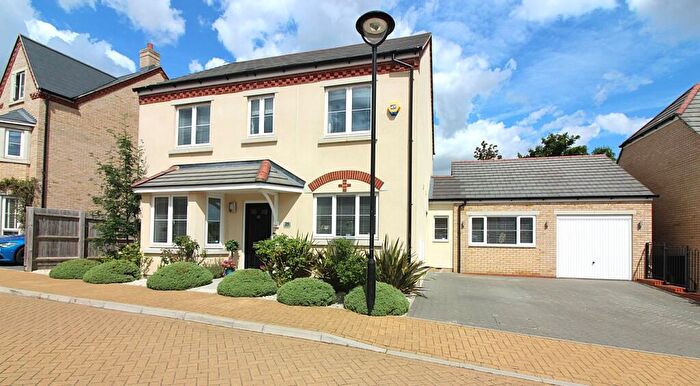 4 Bedroom Detached House For Sale In Helena Crescent, Fairfield, Hitchin, SG5