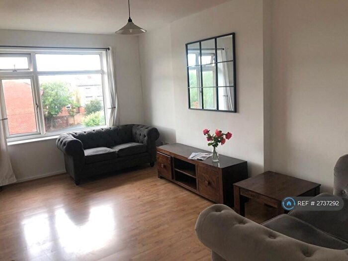 2 Bedroom Flat To Rent In Kendal Bank, Leeds, LS3