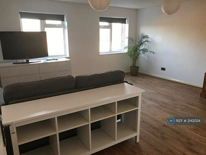 Studio To Rent In Potters Road, New Barnet, EN5