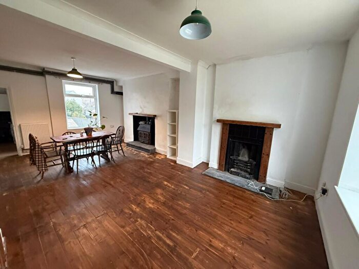 3 Bedroom House To Rent In Ardwyn, Upper Brynamman, Carmarthenshire, SA18