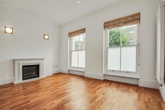 3 Bedroom Property To Rent In Kings Road, London, SW10