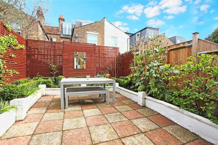 1 Bedroom Flat To Rent In Dagnan Road, Clapham South, London, SW12