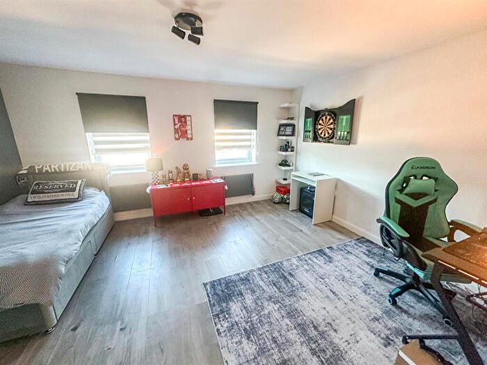 4 Bedroom House For Sale In Gunnell Road, Corby, NN18