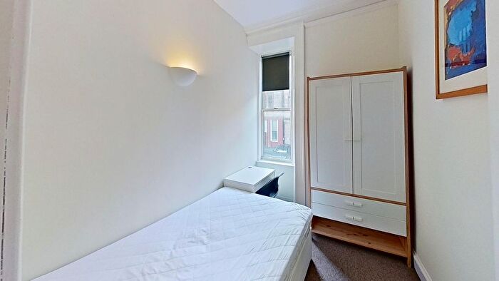 3 Bedroom Flat To Rent In Grindlay Street, Edinburgh, EH3