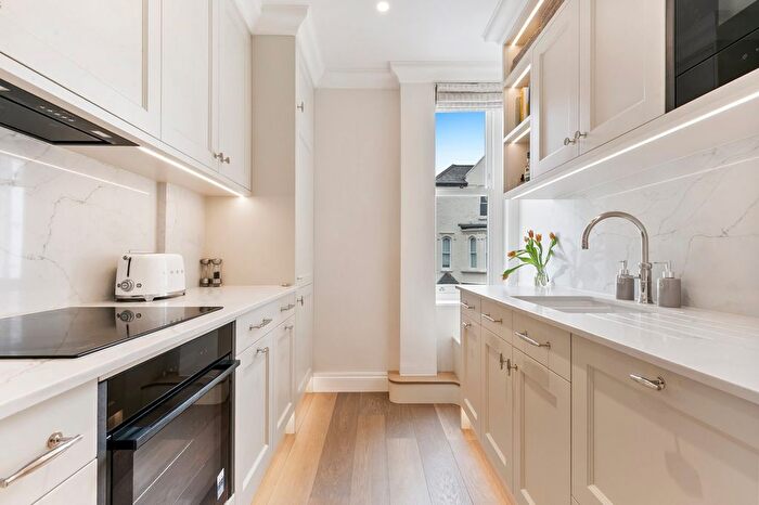 1 Bedroom Flat To Rent In Whittingstall Mansions, Parsons Green, SW6