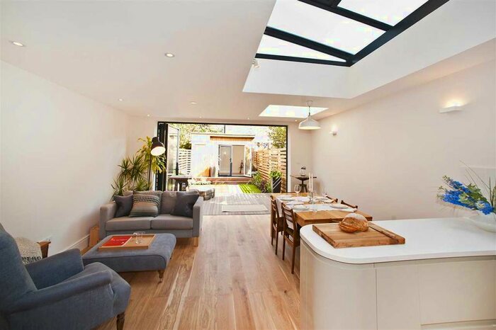 2 Bedroom Flat To Rent In Loftus Villas, Loftus Road, London, W12