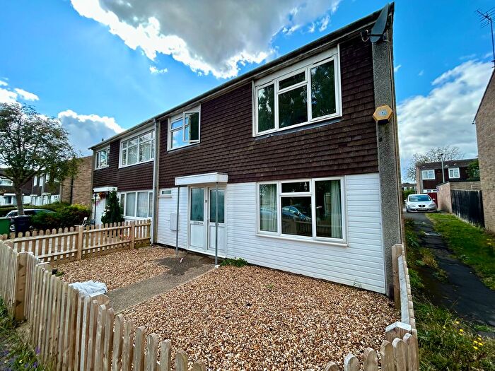 3 Bedroom Property To Rent In Queensway, Wellingborough, NN8