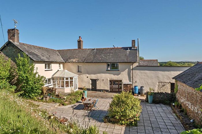 Detached House For Sale In Winkleigh, EX19